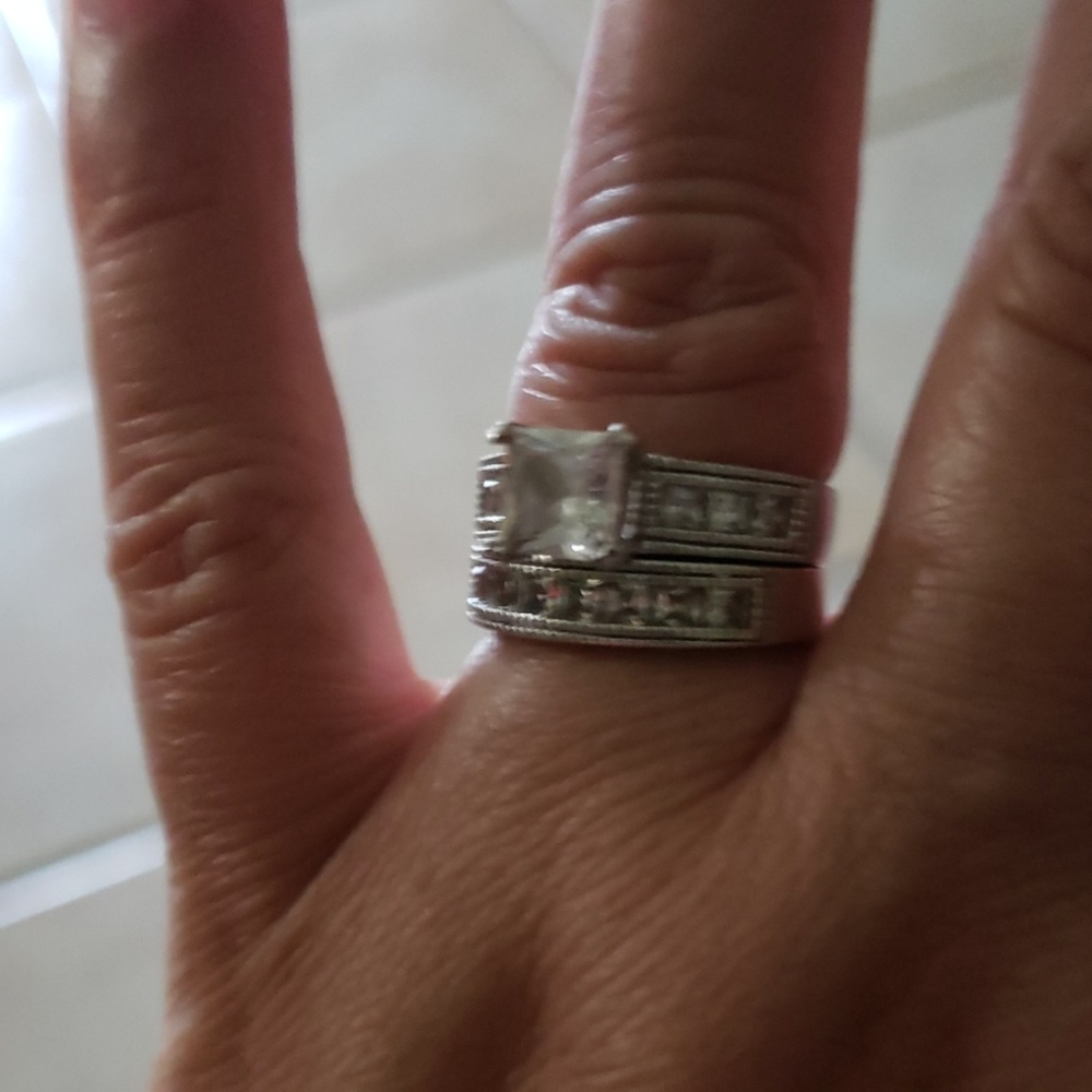 Avon sterling  silver  925 wedding  band ring